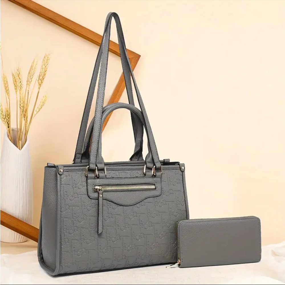 Elegant Gray Tote Bag with Wallet